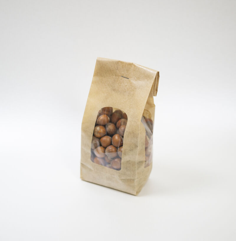 Nocciole tostate in sacchetto